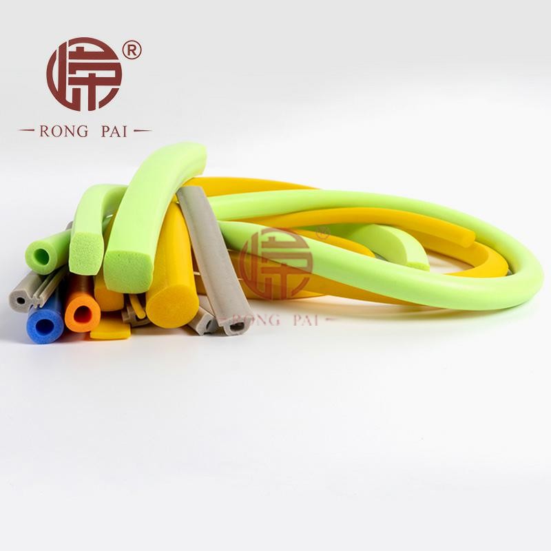 硅橡膠發(fā)泡密封條有哪些類型又有哪些優(yōu)缺點？-常州嶸牌橡塑制品有限公司